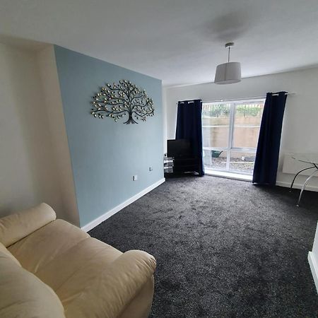Quiet 2 Bedroom Flat In Darlington With Free Parking, Wi-Fi And More Bagian luar foto